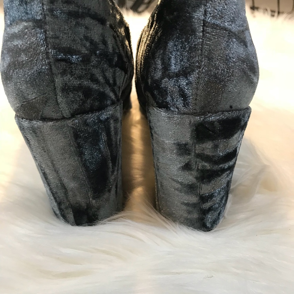 Steve Madden Emison Crushed Velvet Booties - Picture 7 of 7
